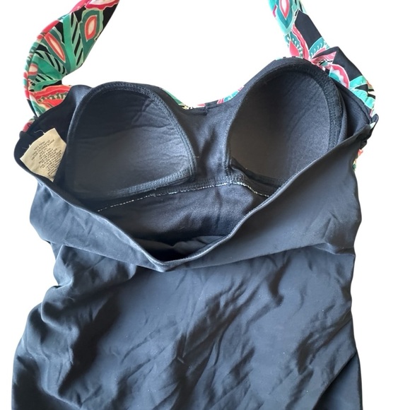 Aqua Green Woman’s One Piece Halter Style Swimsuit Size Small - Picture 5 of 9